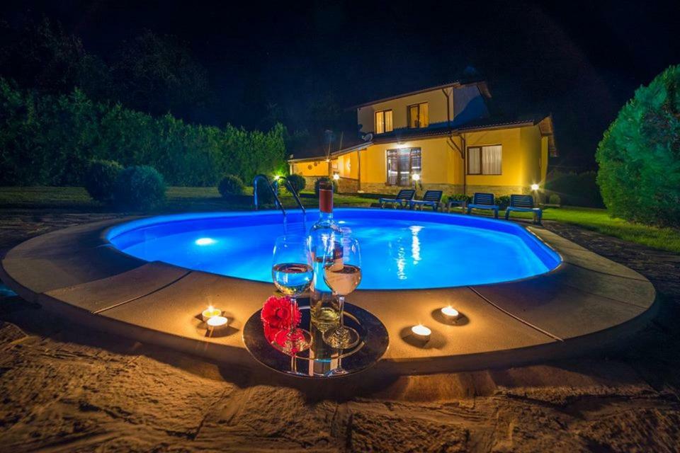 Guest House Beniart Vetrintsi ภายนอก รูปภาพ