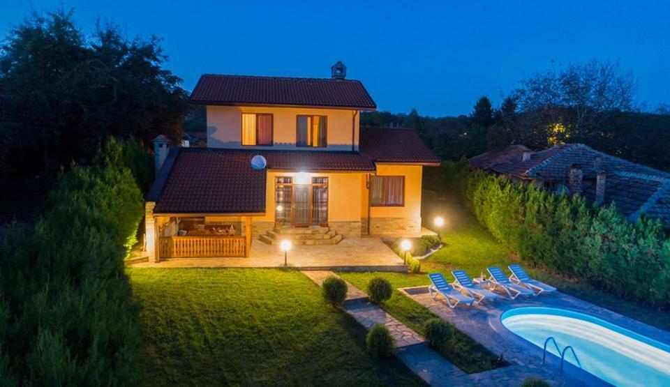 Guest House Beniart Vetrintsi ภายนอก รูปภาพ